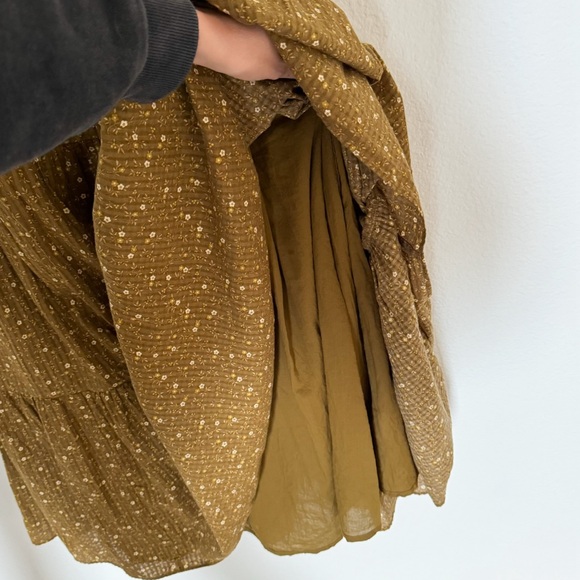 Madewell Ruffle-Sleeve Tiered Midi Dress - Picture 10 of 10